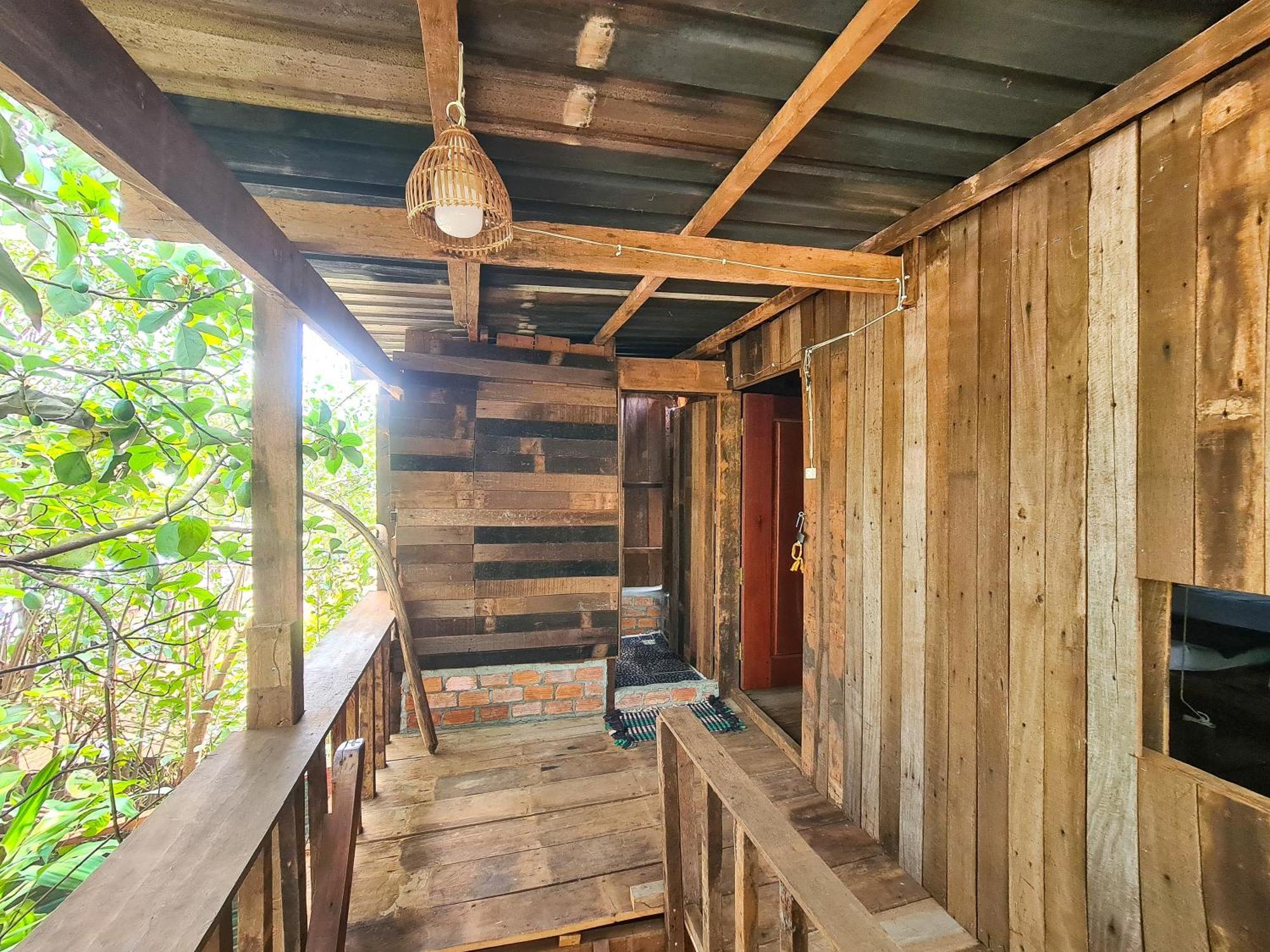 Ratanakiri Homestay & Jungle Trek Banlung Exterior photo
