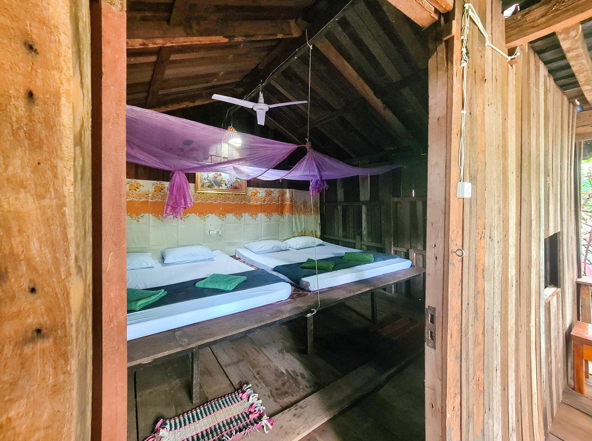 Ratanakiri Homestay & Jungle Trek Banlung Exterior photo