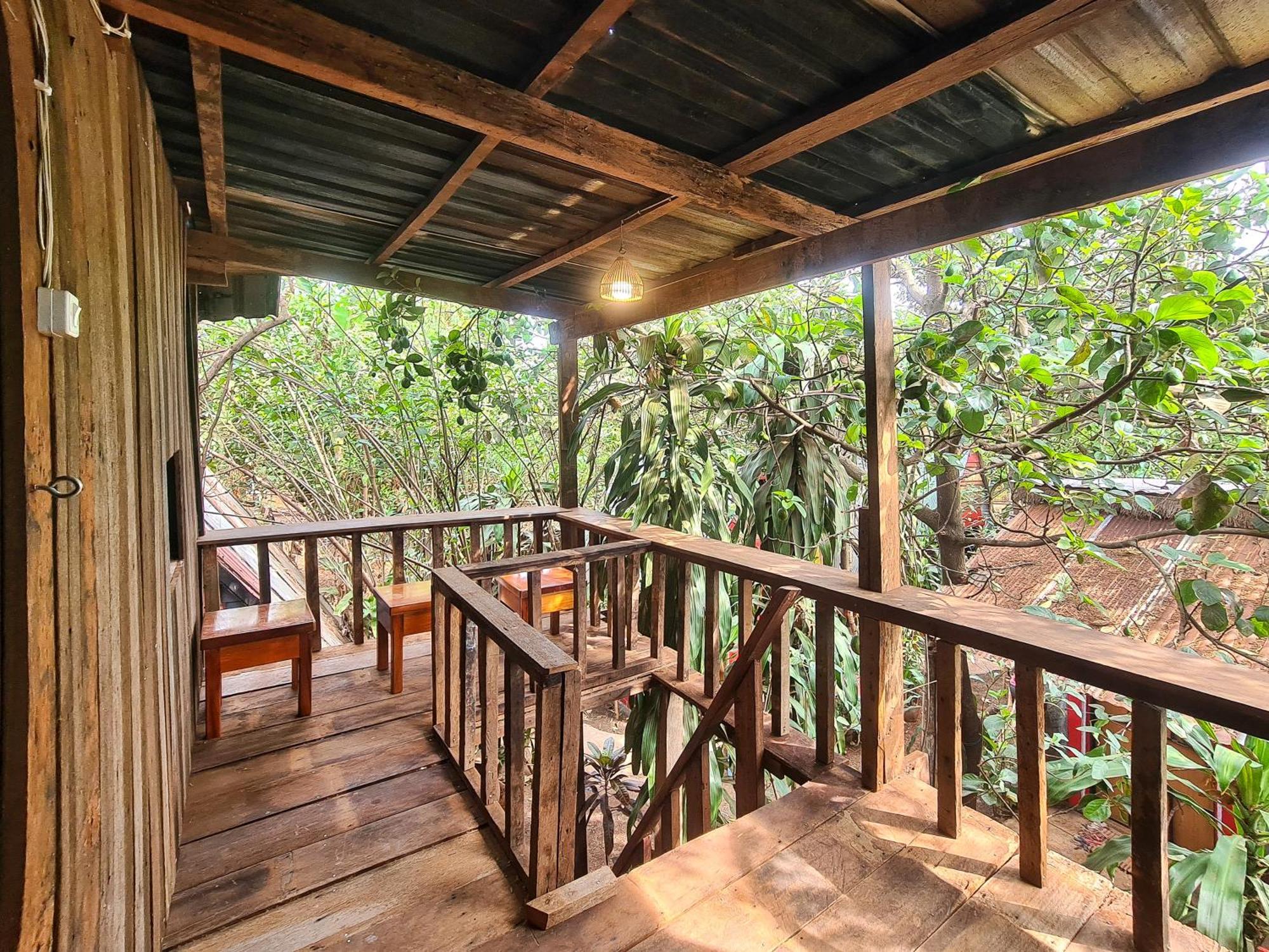 Ratanakiri Homestay & Jungle Trek Banlung Exterior photo