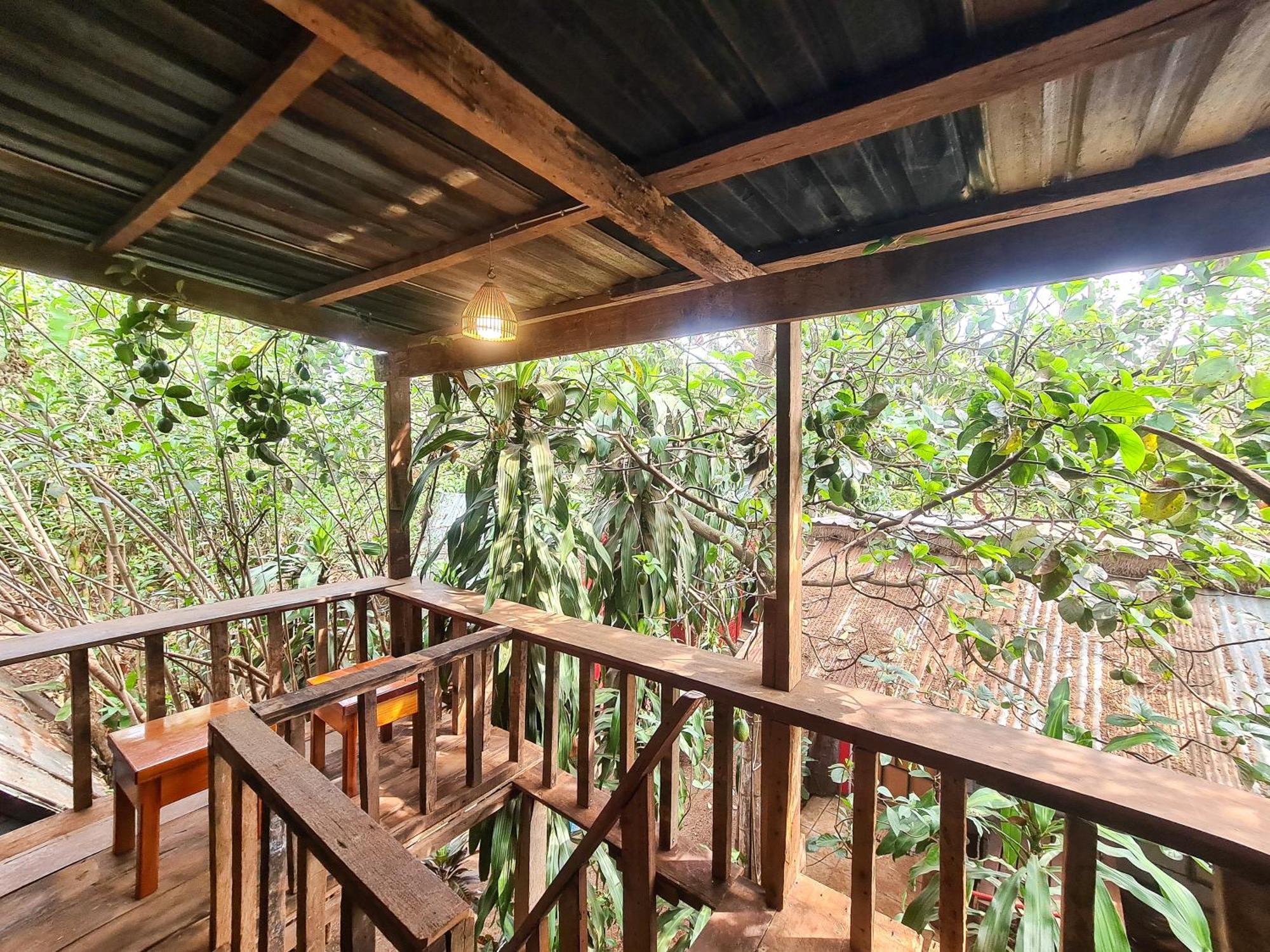 Ratanakiri Homestay & Jungle Trek Banlung Exterior photo