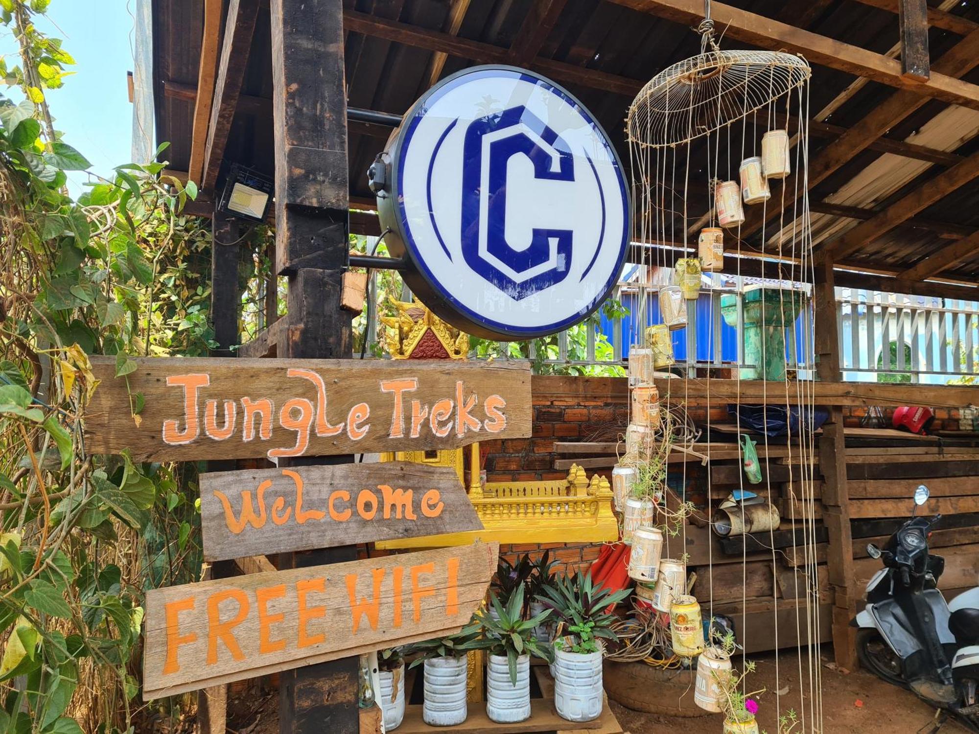 Ratanakiri Homestay & Jungle Trek Banlung Exterior photo